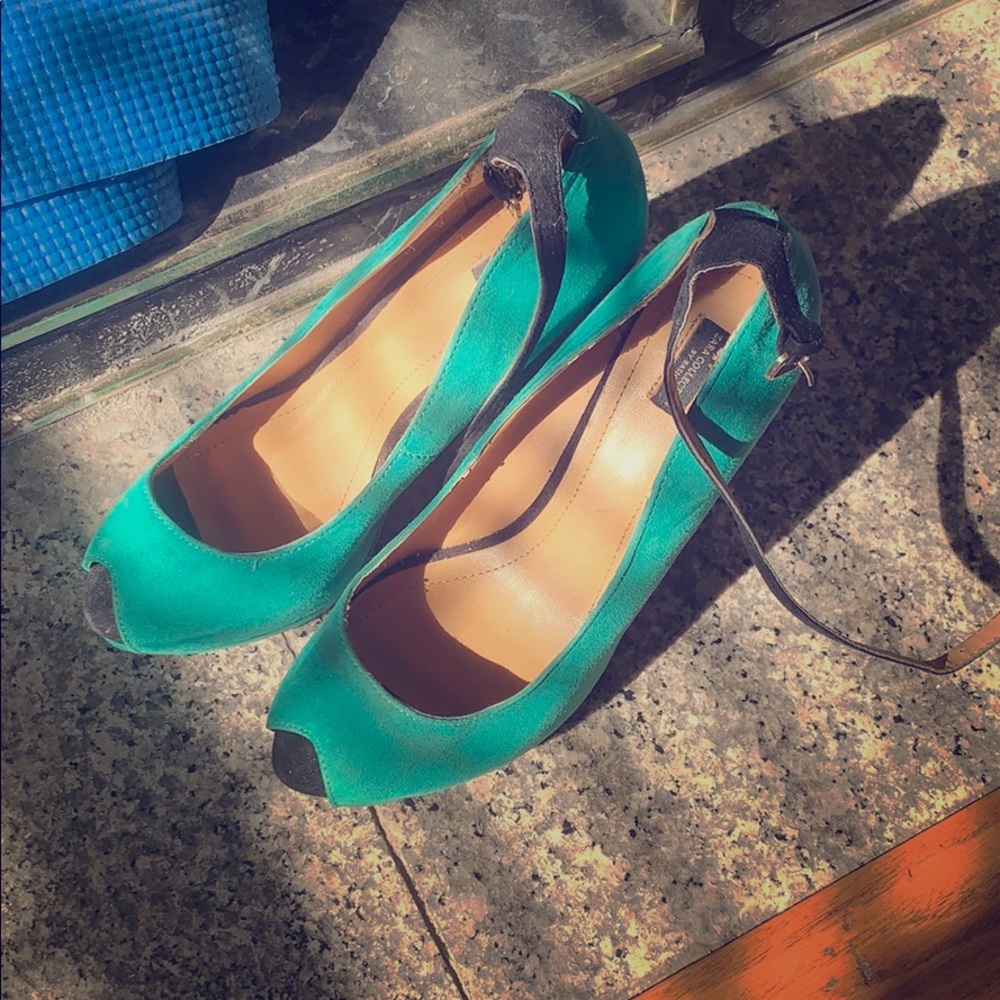Green Zara wedge pumps 6.5